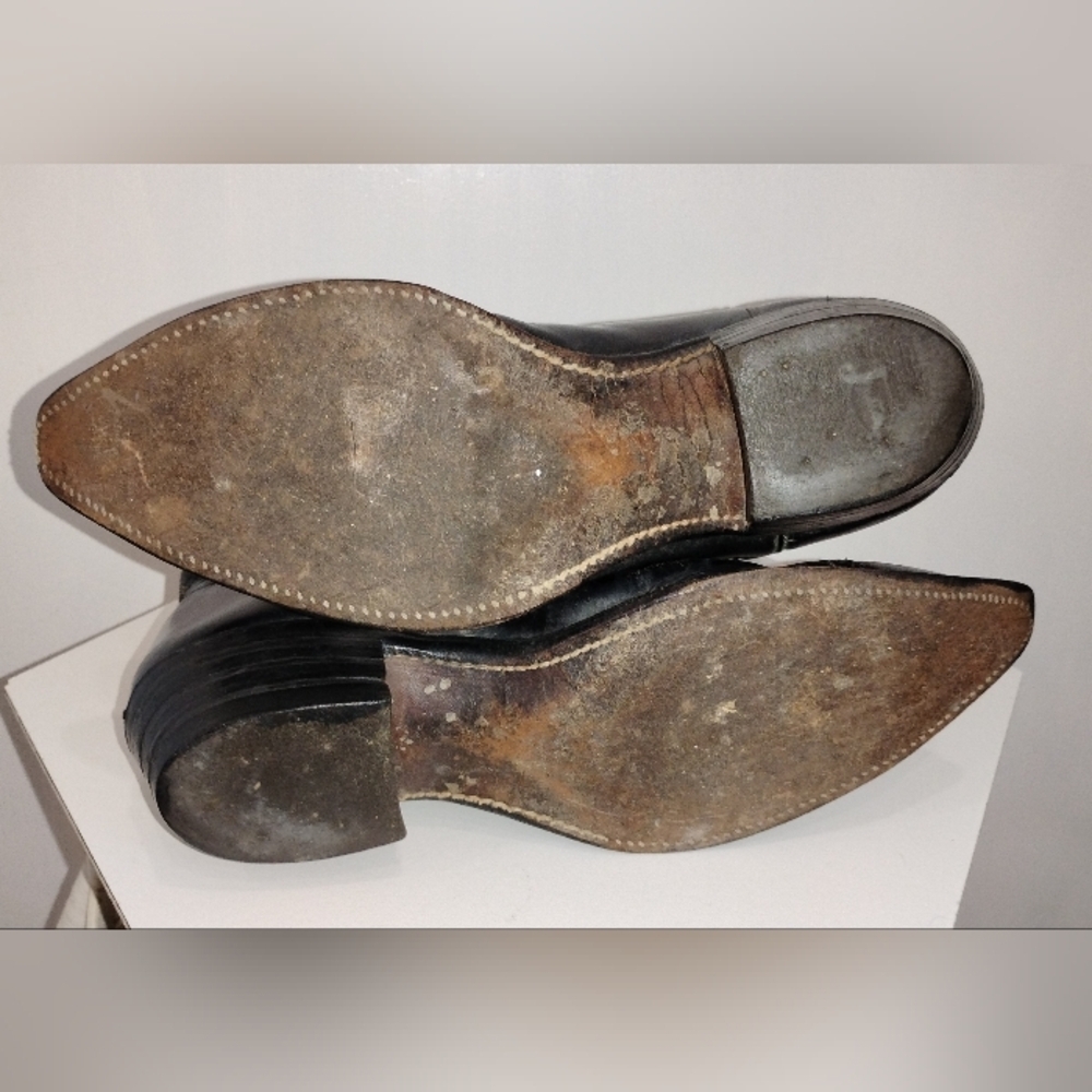 VINTAGE JUSTIN COWBOY BOOTS - Picture 8 of 13